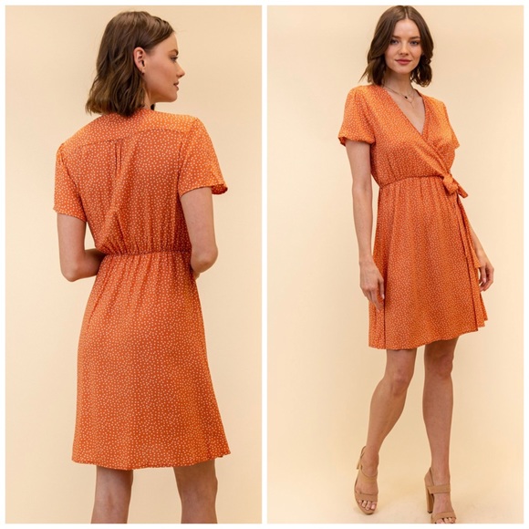 🆕Wrap style polka dot dress - Picture 2 of 5
